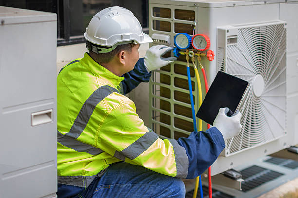 Professional Hvac Installation technician working in Bartlett, TX